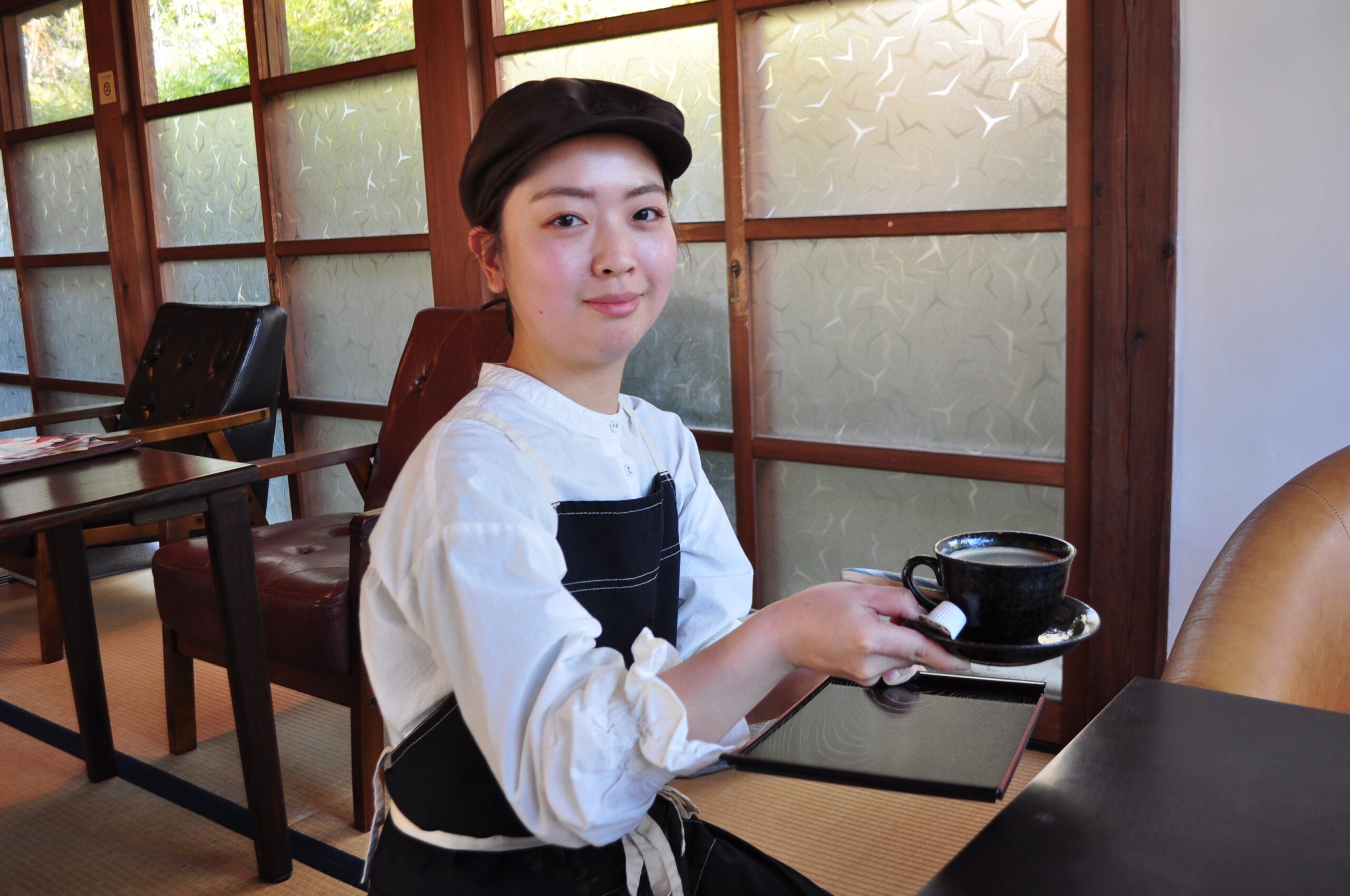 スタッフの川﨑あゆ美さんにカフェらびゅうのお仕事についてうかがいました