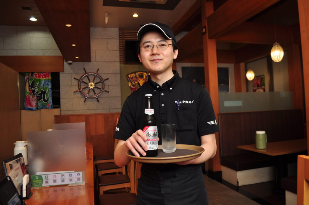 大漁市場 こんぴら丸 谷山本店 副店長の遠矢伸幸さんにホールスタッフのお仕事について聞きました