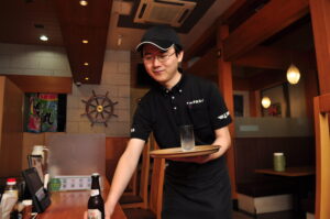 ホールスタッフ(大漁市場 こんぴら丸 谷山本店)