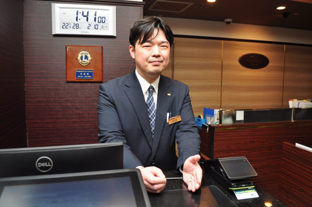 フロントスタッフ 蜂須賀竜さんにホテルタイセイアネックスのお仕事について聞きました