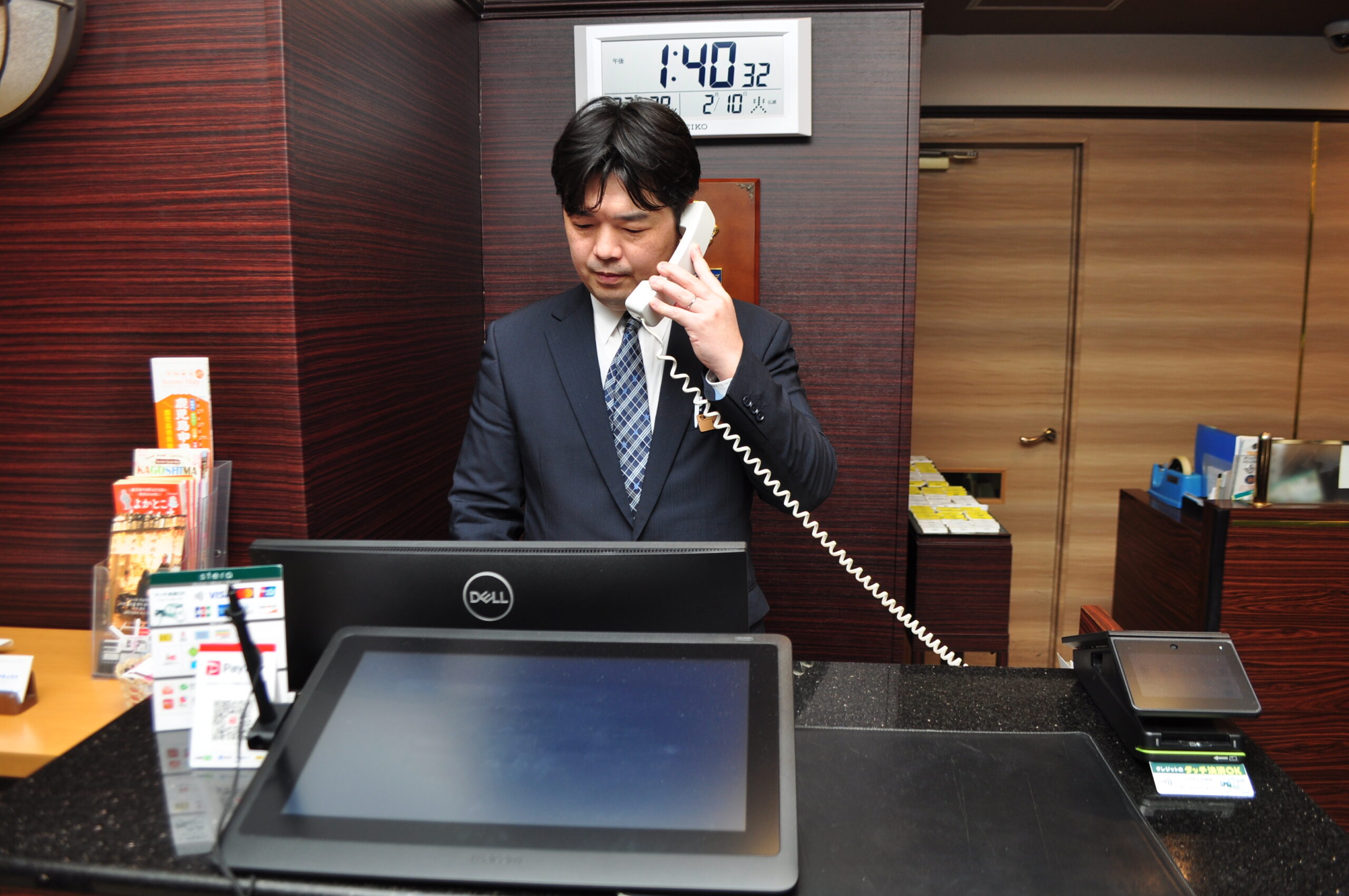 ホテルのフロントスタッフはどのようなお仕事ですか?