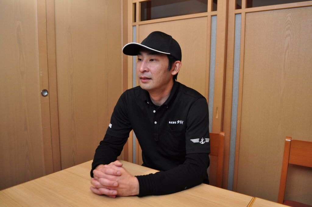 大漁市場 こんぴら丸 隼人店 店長の口村剛史さんにホールのお仕事について聞きました