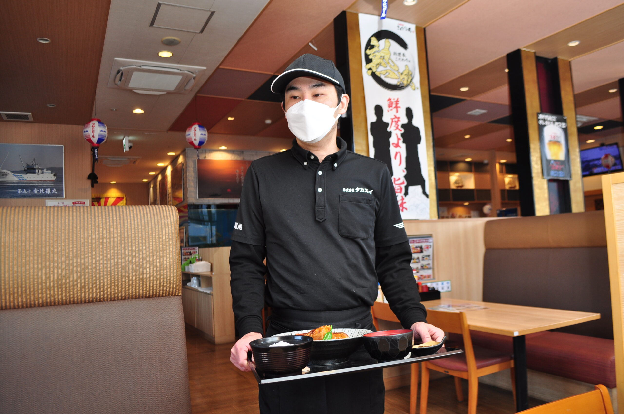 ホールスタッフはどんなお仕事ですか？