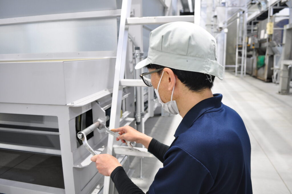 スタッフ 西拓哉さんに製茶機械の製造・メンテナンスのお仕事について聞きました